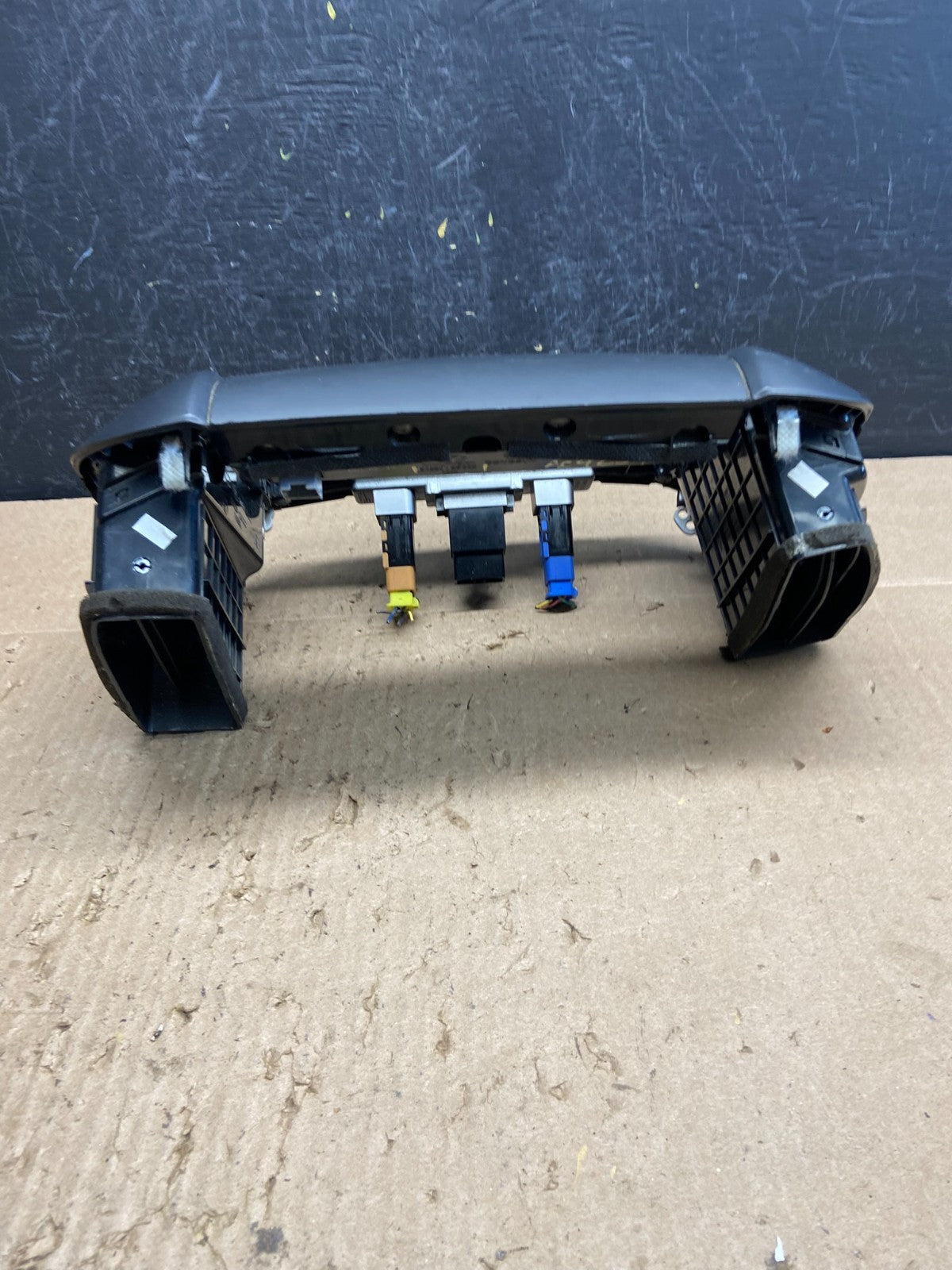 2007 to 2009 Hyundai Santa Fe Center Dashboard Radio Bezel Trim ac9234 DG3