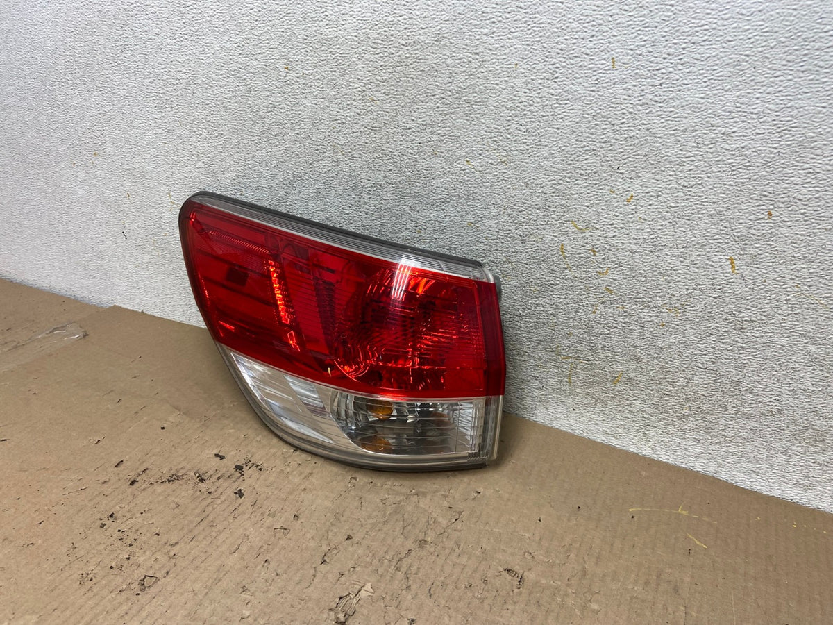 2013 to 2016 Nissan Pathfinder Left Driver Lh Side Tail light AH6028 LK2