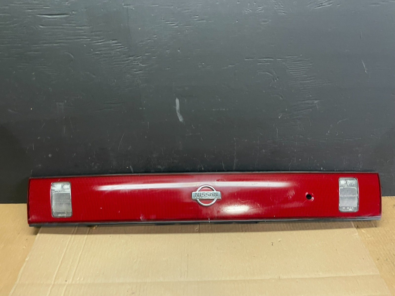 1995 - 1997 Nissan Sentra Tail Panel Rear Center Panel OEM 26540 1m200 AB7600 DG0