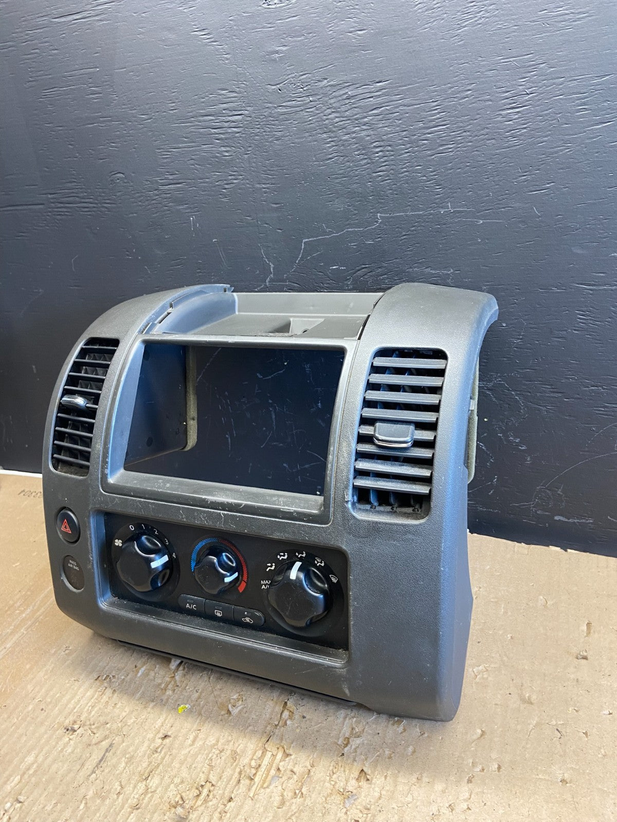 2005-2008 Nissan Pathfinder Radio A/C Heat Temperature Climate Control AB5902 DG3