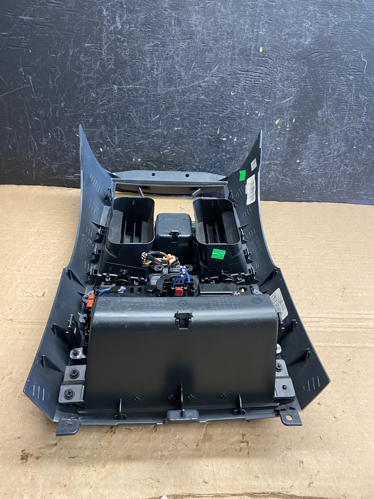 2008-2010 Chrysler Town Country Climate Control Panel Center Dash Trim AF2243 DW6
