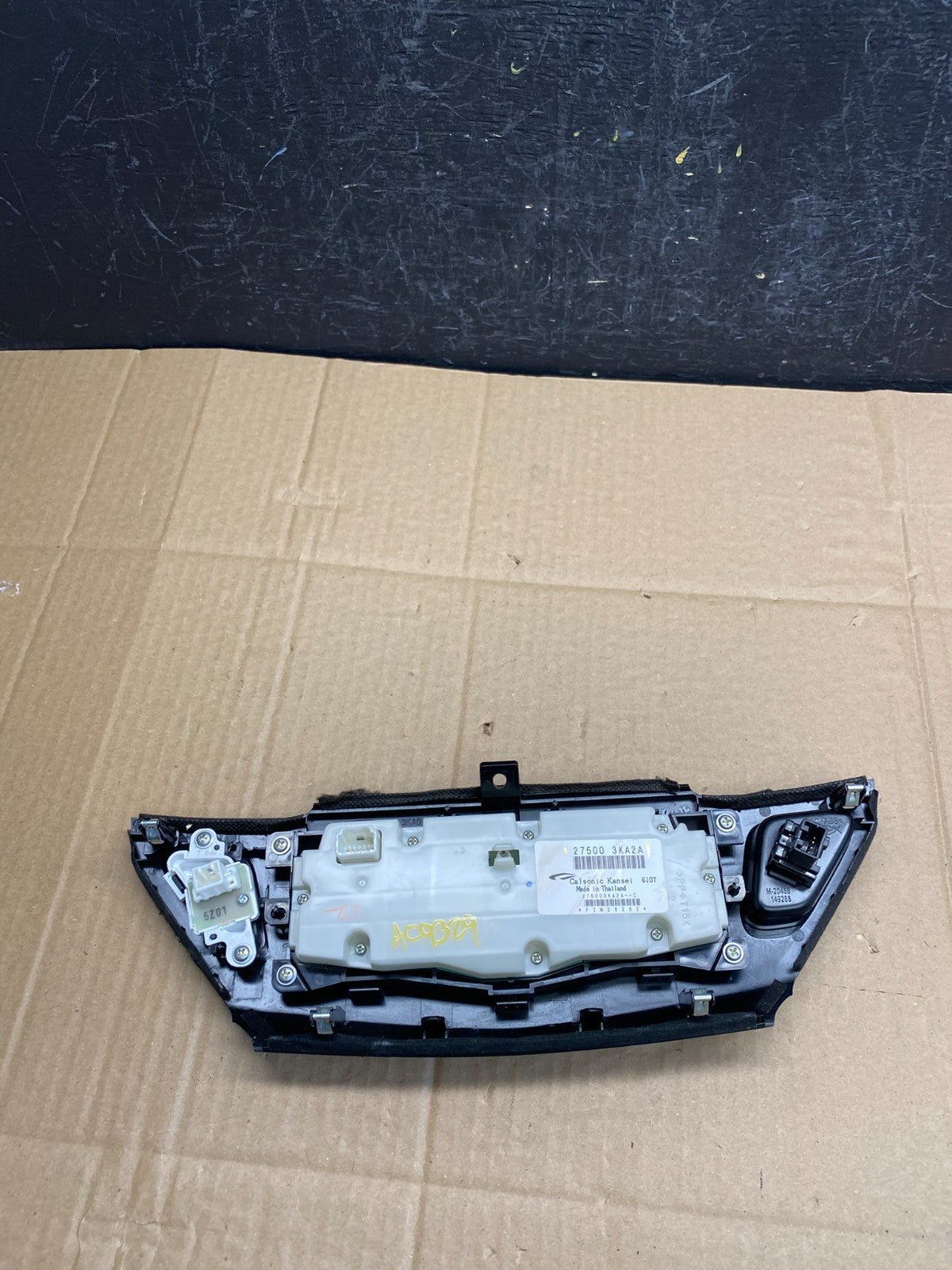 2013 to 2018 Nissan Pathfinder Radio Audio Climate Control AC9329 DG4
