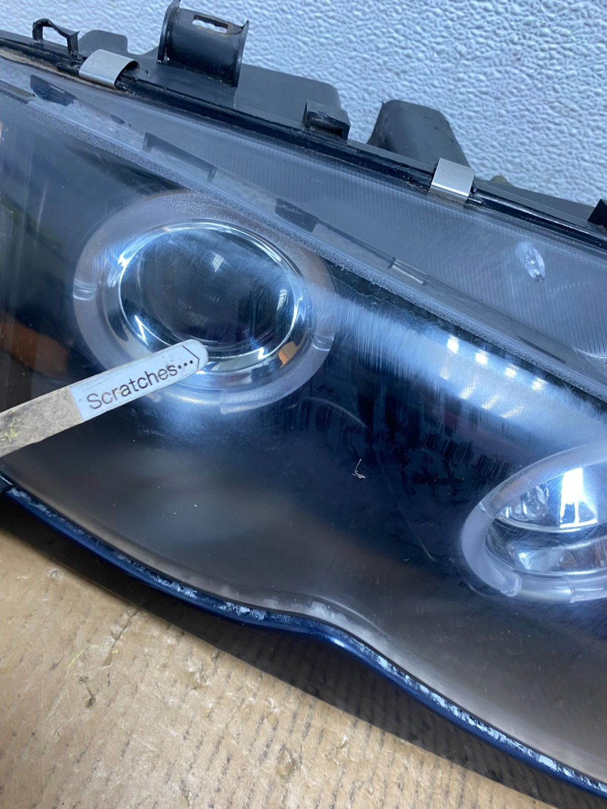 2002-2005 BMW E46 3 Series Left+Right Set Side Headlights AE03673