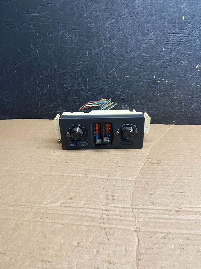 2003 to 2006 Chevrolet Silverado HVAC Heater Climate Control Module af1944 DG0