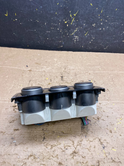 2008 to 2010 Mazda 5 A/C Heater Climate Control Panel OEM X1457 DG3