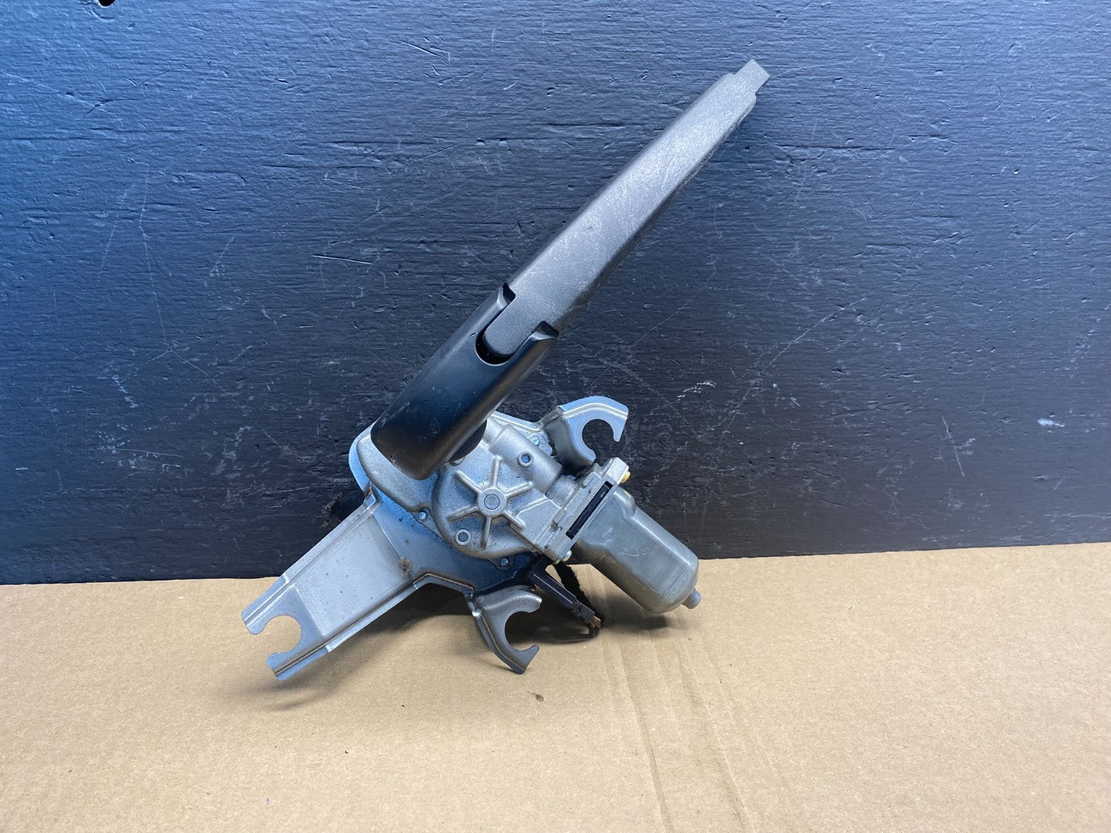 2015 - 2021 Jeep Compass Tailgate Back Door Rear Wiper Motor Wiper OEM AC0950 DG0