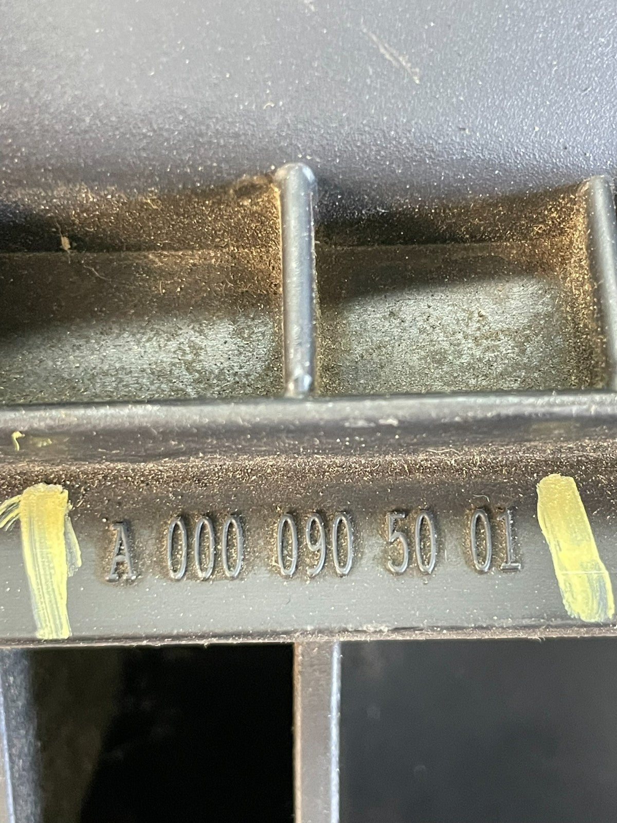 2010 to 2018 Mercedes-Benz Sprinter 2500 3.0L Air Cleaner Box AF3383 DW5