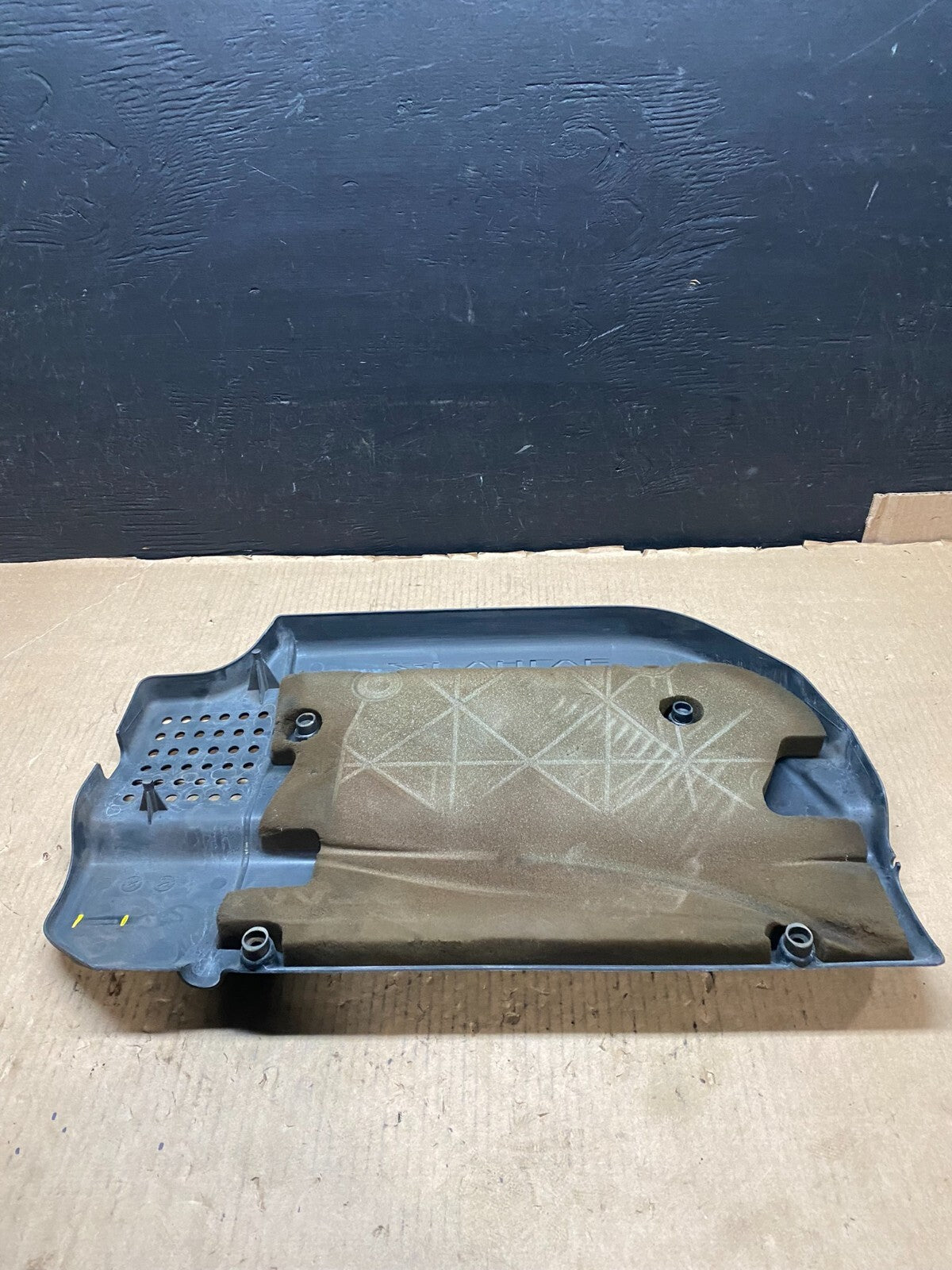 2004 2005 2006 Chrysler Pacifica 3.5L Engine Cover Motor E4253 DG15