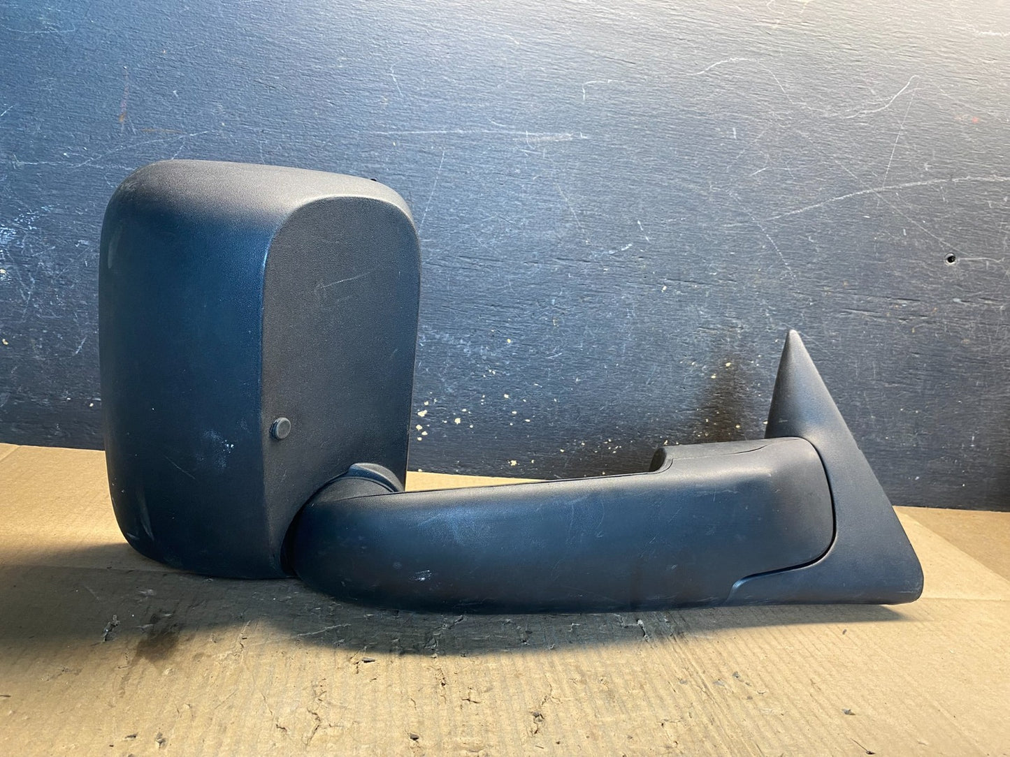 1999 - 2006 Chevrolet Silverado Suburban Right Door Mirror AA75490