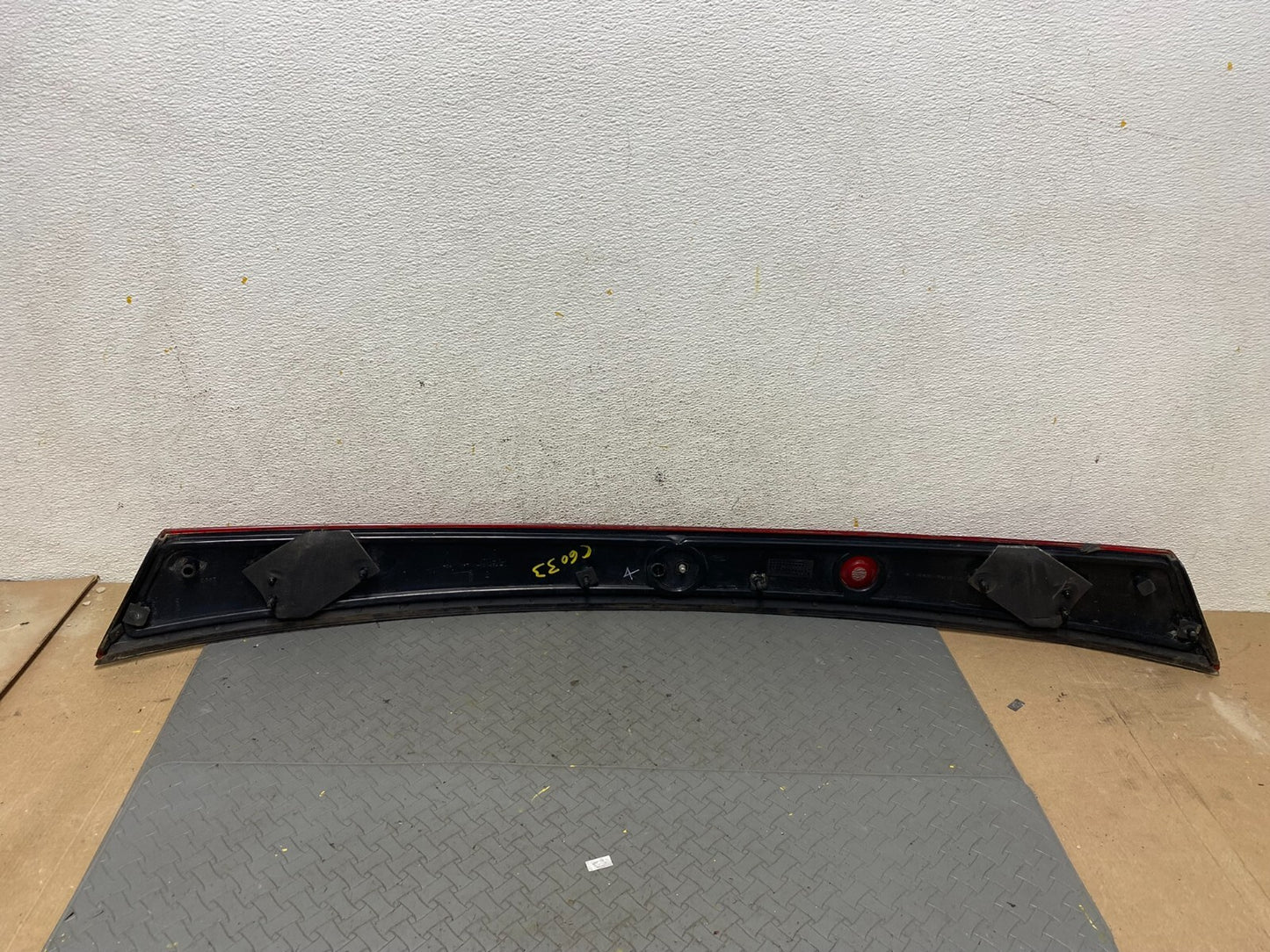 1997 1998 1999 Mercury Grand Marquis Trunk Lid Center Tail Light C6033 PS9