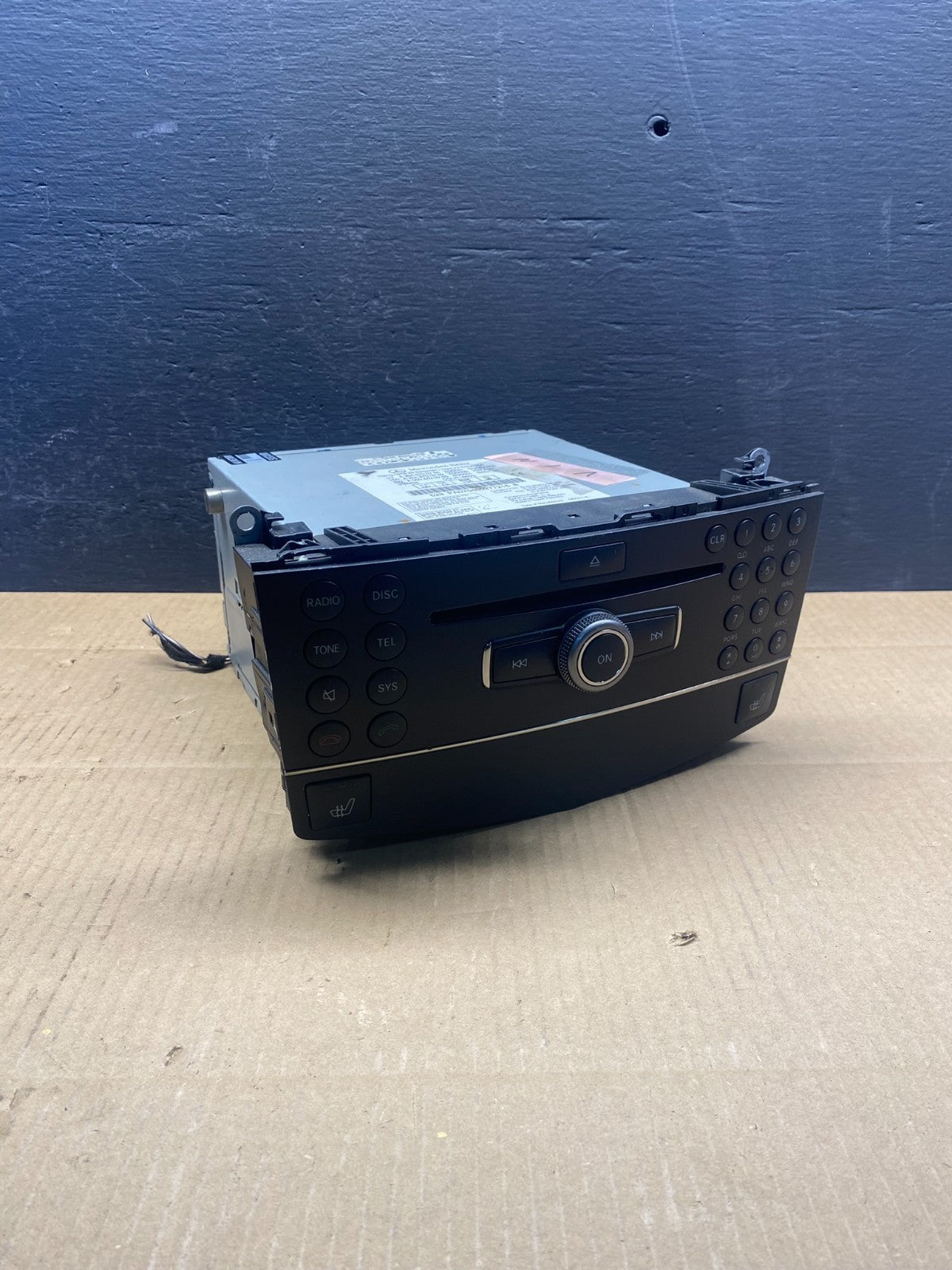 2008-2011 Mercedes W204 C300 C350 Navi Command Radio DVD CD Audio AD1483 DG0