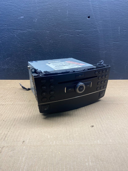 2008-2011 Mercedes W204 C300 C350 Navi Command Radio DVD CD Audio AD1483 DG0