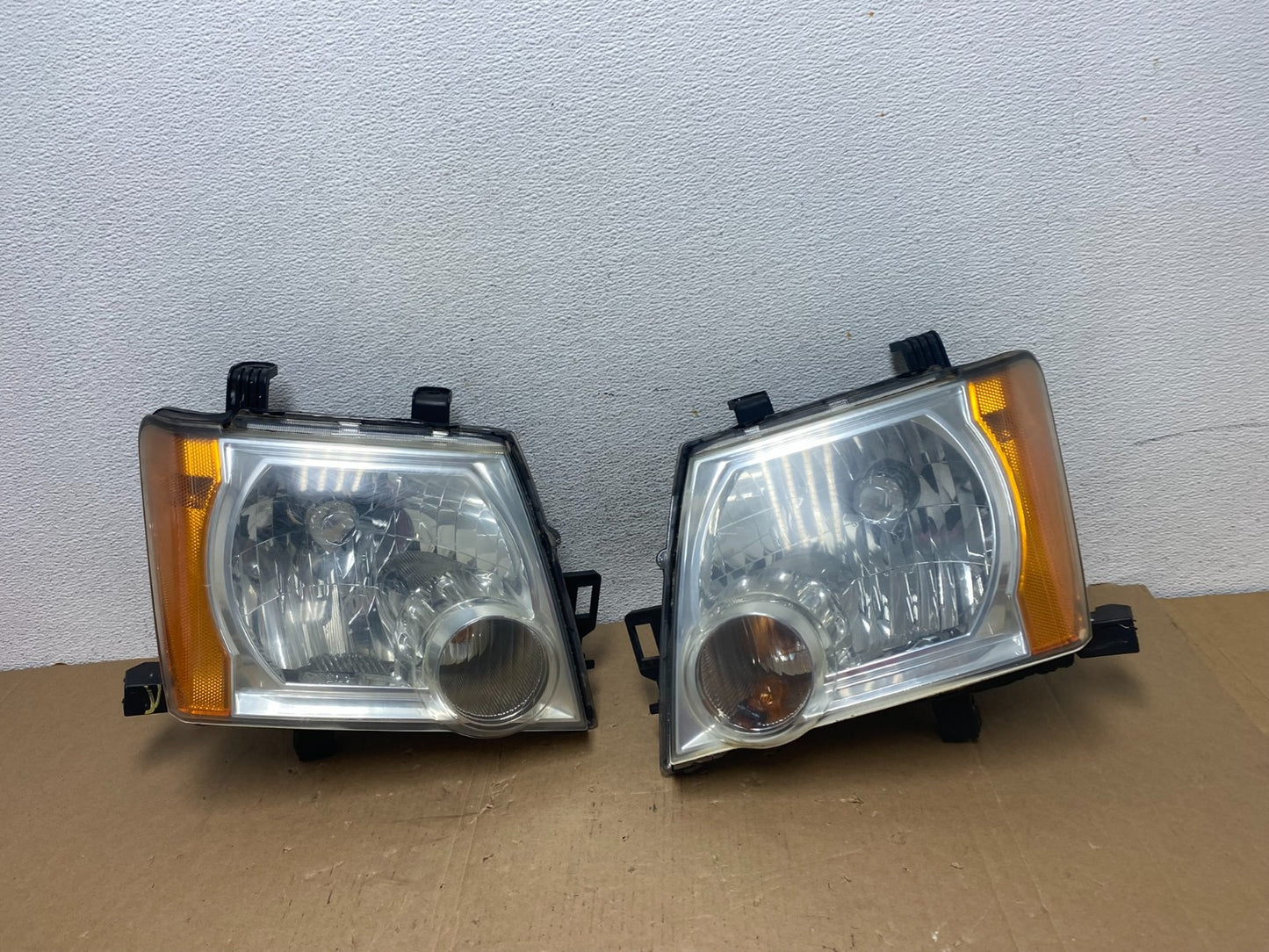 2005-2015 Nissan Xterra Driver Left+Right Side Set Headlights AD7934 DW0