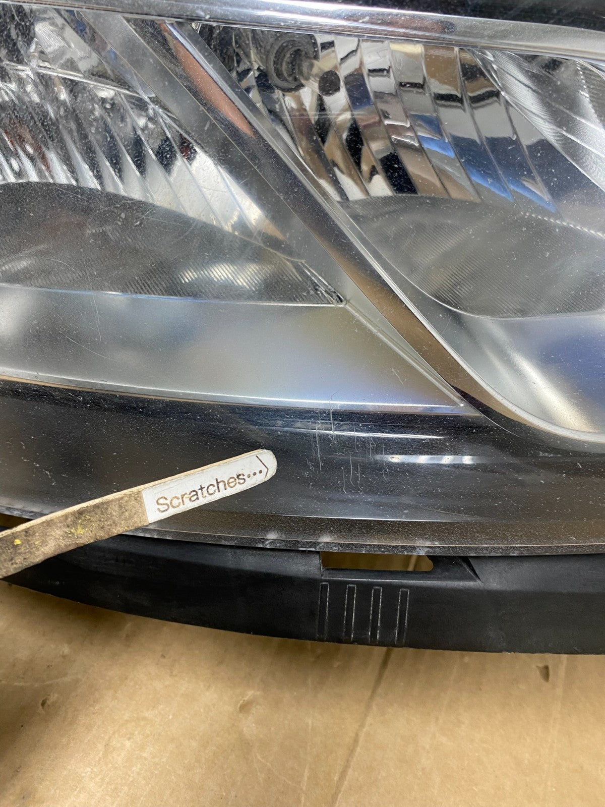 2013-2017 Chevrolet Traverse Right Passenger Side Halogen Headlight AG2001 DW3
