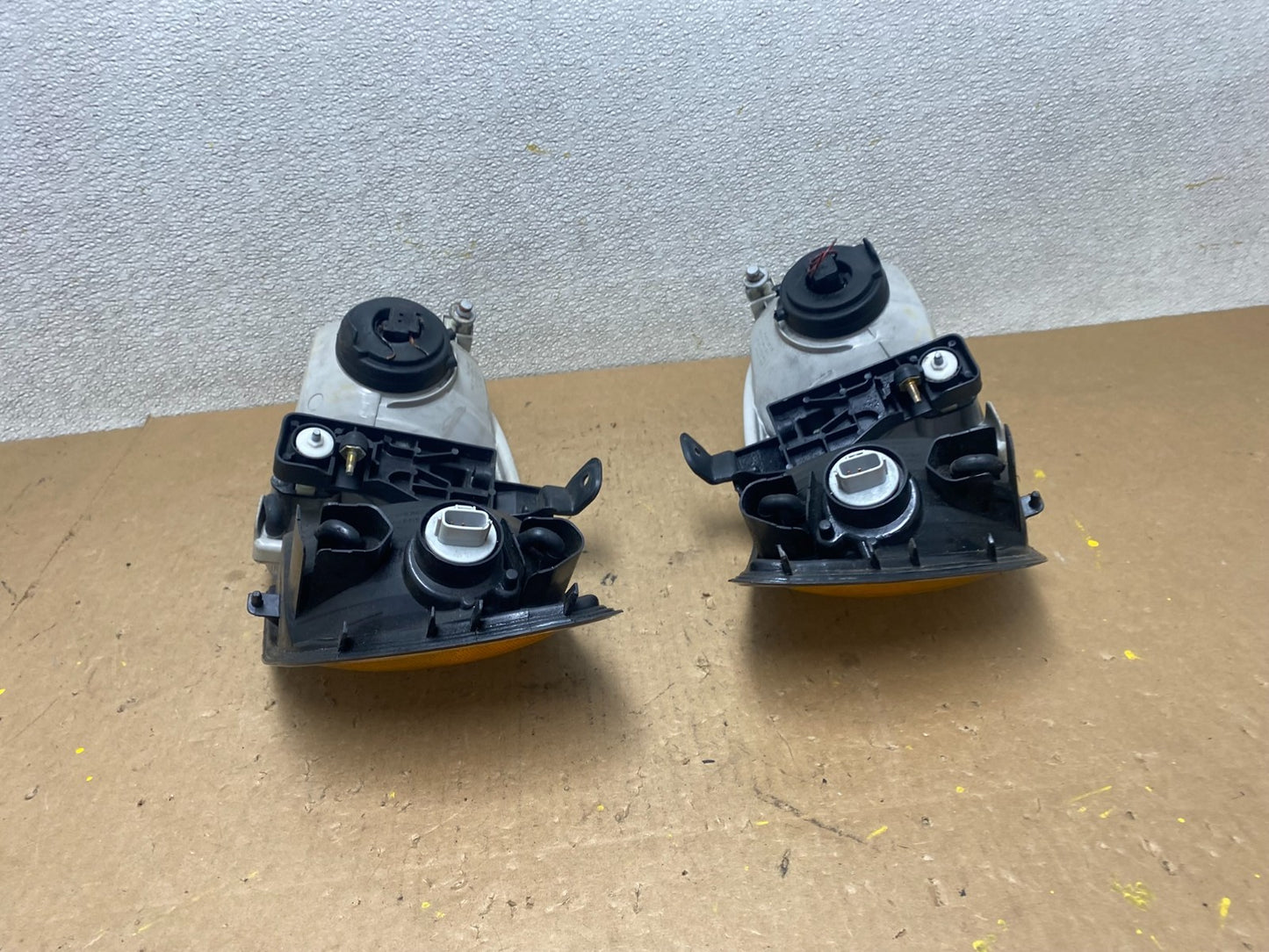 2001 2002 2003 Toyota Sienna Left+Right Side Set Headlights Halogen Z7915 DW9