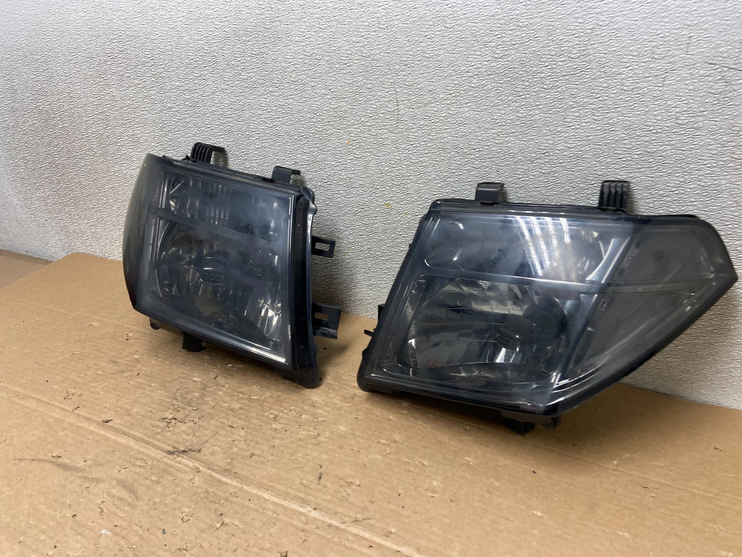 2005 2006 2007 Nissan Pathfinder Halogen Headlights Left+Right AB4809 DW1