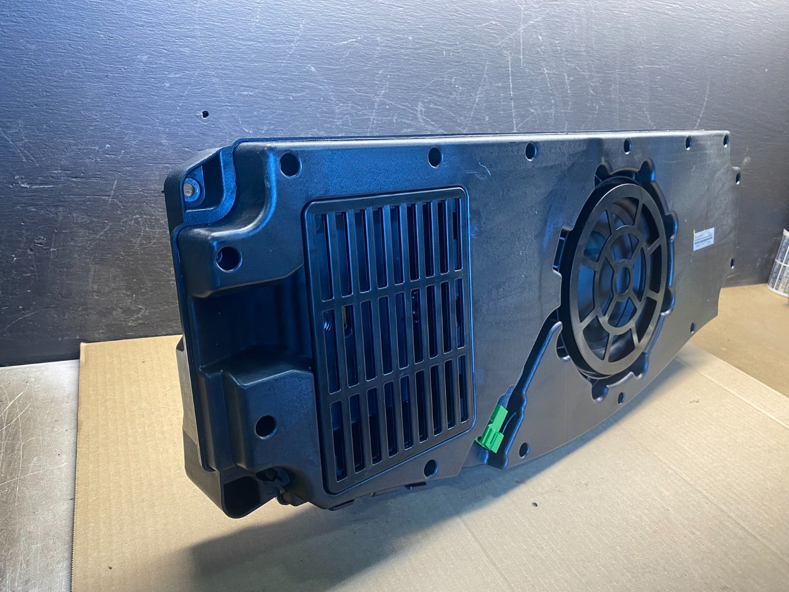 2014-2023 Mercedes S550 W222 Rear Subwoofer Audio Sound Speaker Box ah1736 DG2