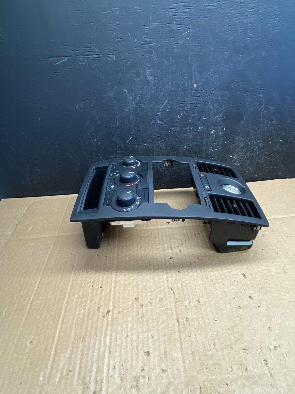 2005 to 2007 Chrysler 300 Dash Heater A/C Climate Control Radio Panel ac9446 DG2