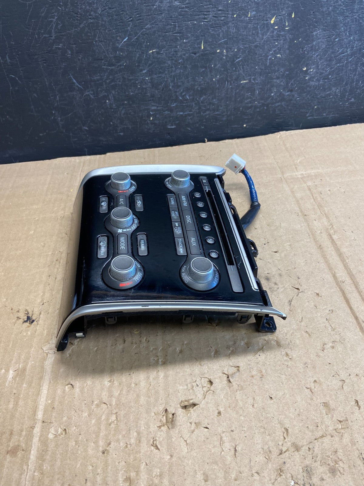 2013 to 2016 Nissan Pathfinder Radio Temperature Climate Control AE1855 DG2