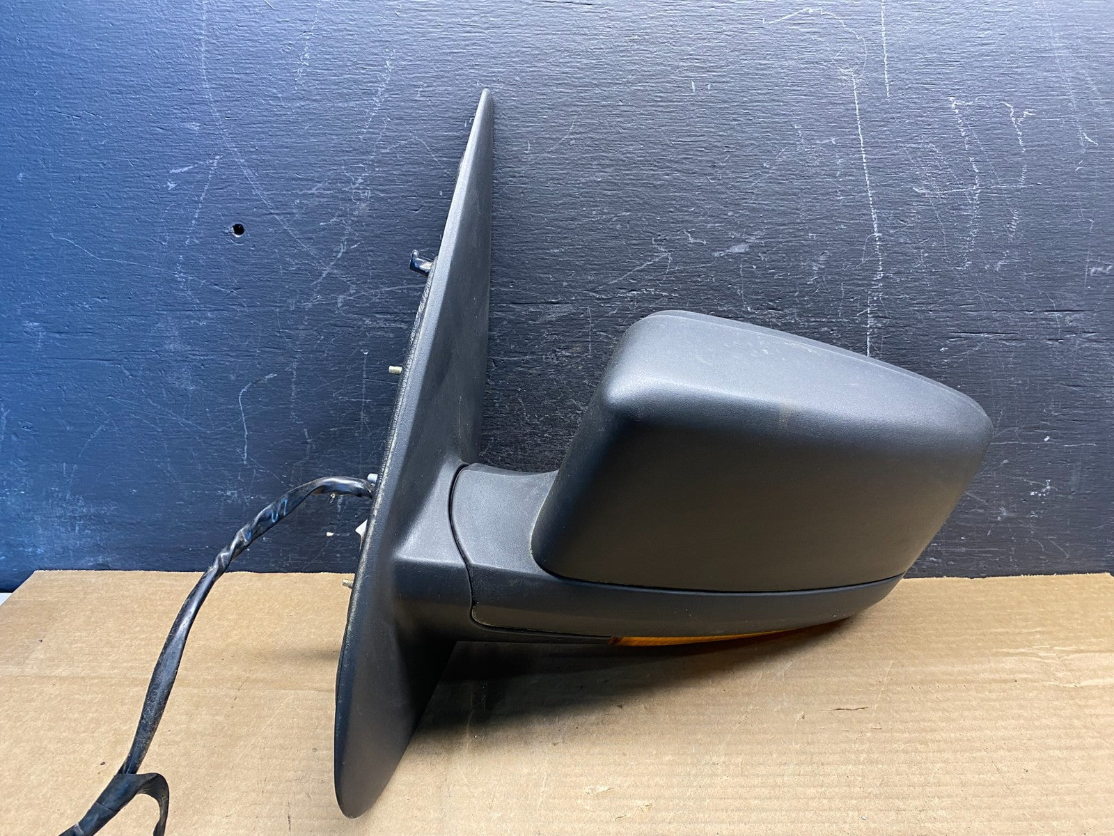 2003-2006 Ford Expedition Left Driver LH Side Turn View Door Mirror AD97510