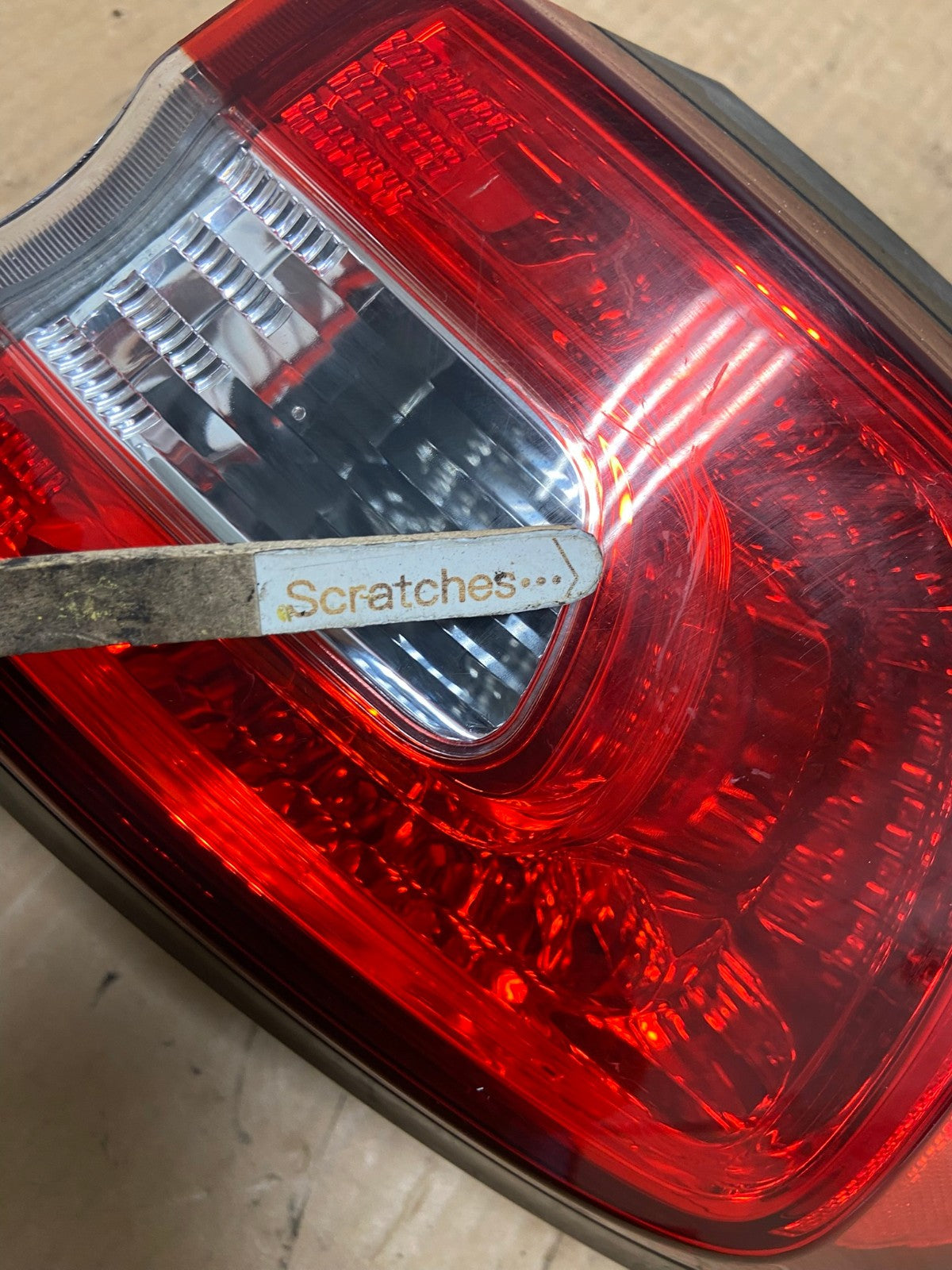 2014 to 2018 Jeep Cherokee Right Passenger RH Side Tail Light AI6529 LK3