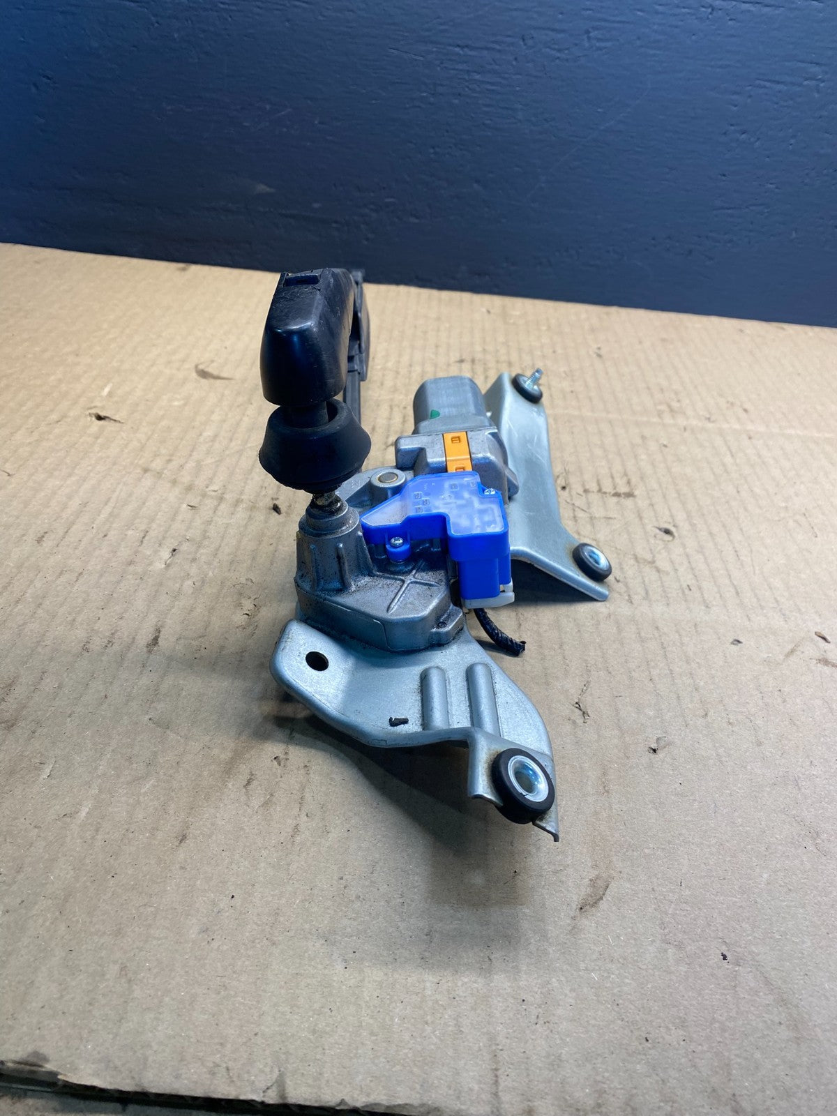2009 to 2013 Subaru Forester Rear Windshield Washer Wiper Motor AB41824