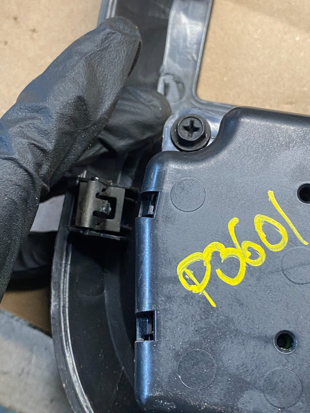 2011 to 2017 Jeep Compass Dash Climate Temperature Control Radio Bezel P3601 DG7