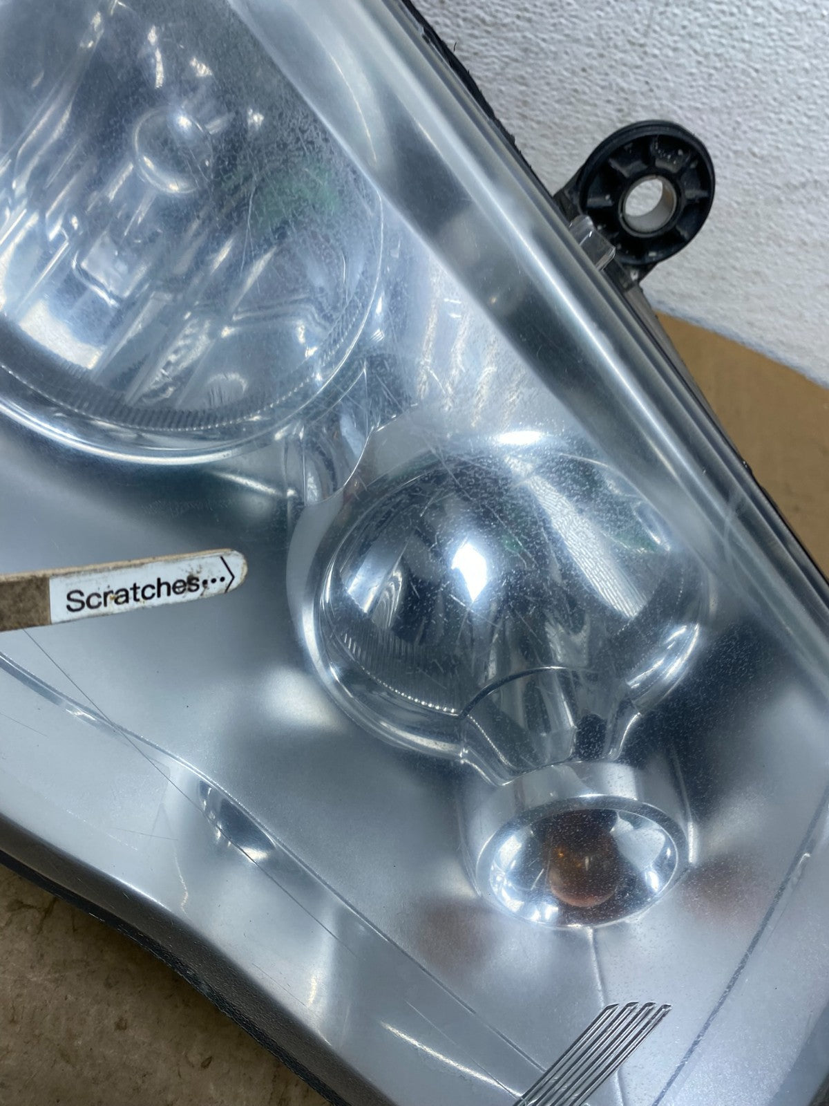 2011 to 2016 Chrysler Town and Country Right Passenger Headlight AD0655 DW3