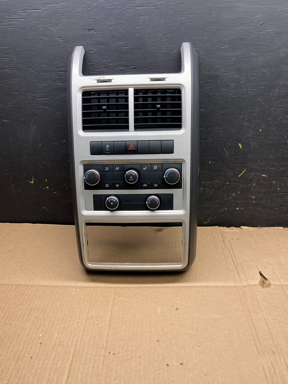 2009 2010 Dodge Journey Center Dash A/C AC Climate Control Bezel Trim y2117 DG0