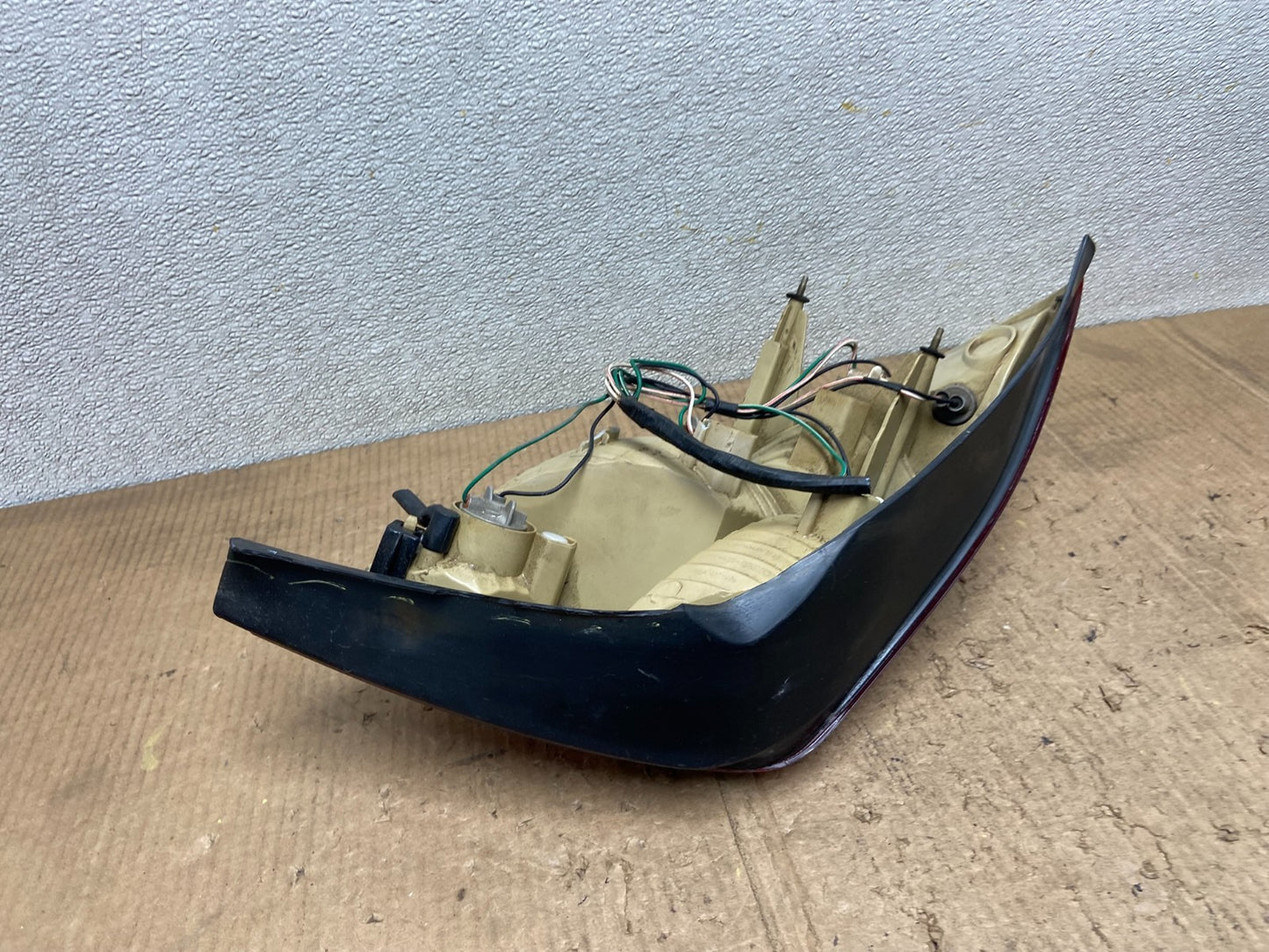 2000 to 2002  Kia Rio Sedan Right Passenger RH   Tail Light OEM AA8493 DG3