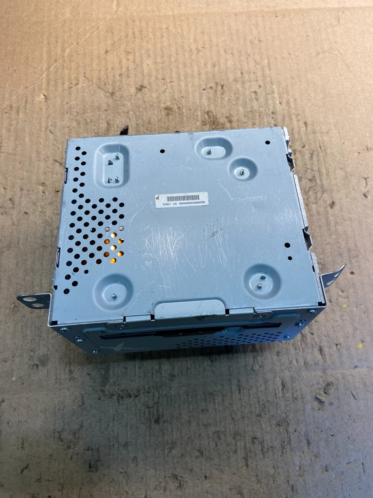 2010 Cadillac SRX AM/FM/CD/MP3 Radio Head Unit Receiver Z2086 DG4