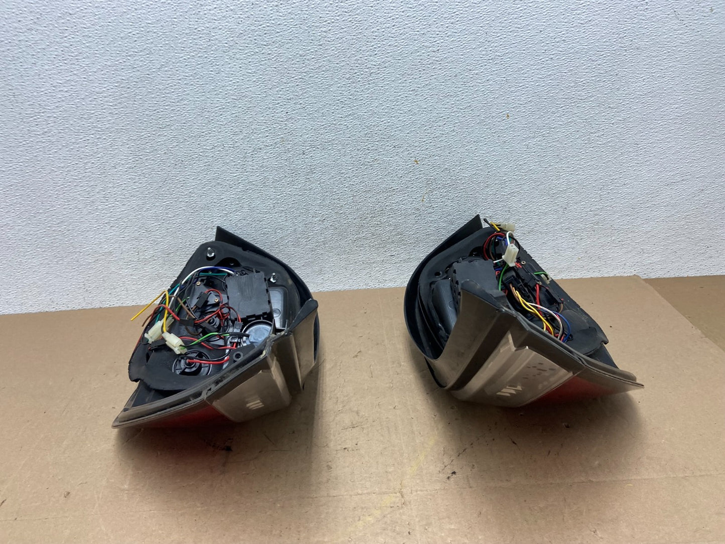 2008 2009 2010 BMW 5 525i 530i Left+Right Set Tail Side Light AE6802 DG8