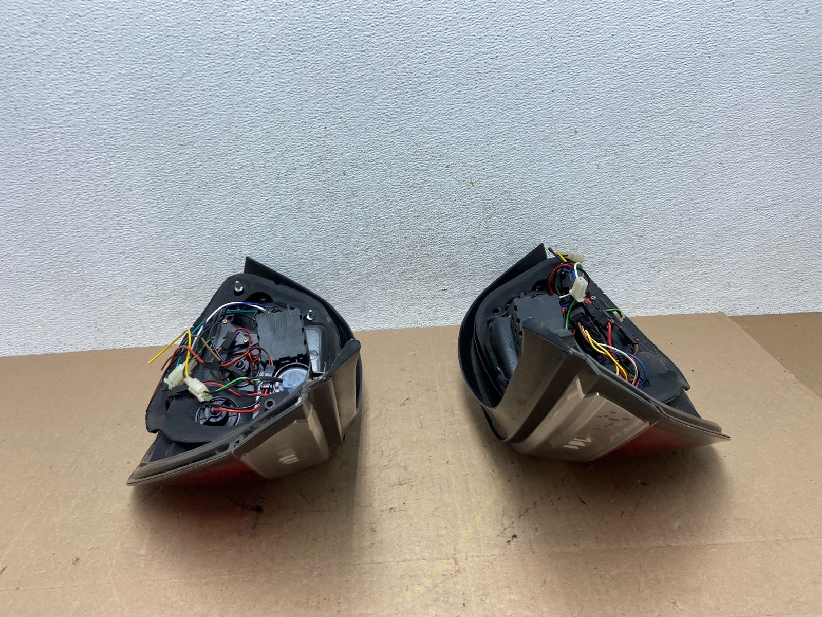 2008 2009 2010 BMW 5 525i 530i Left+Right Set Tail Side Light AE6802 DG8