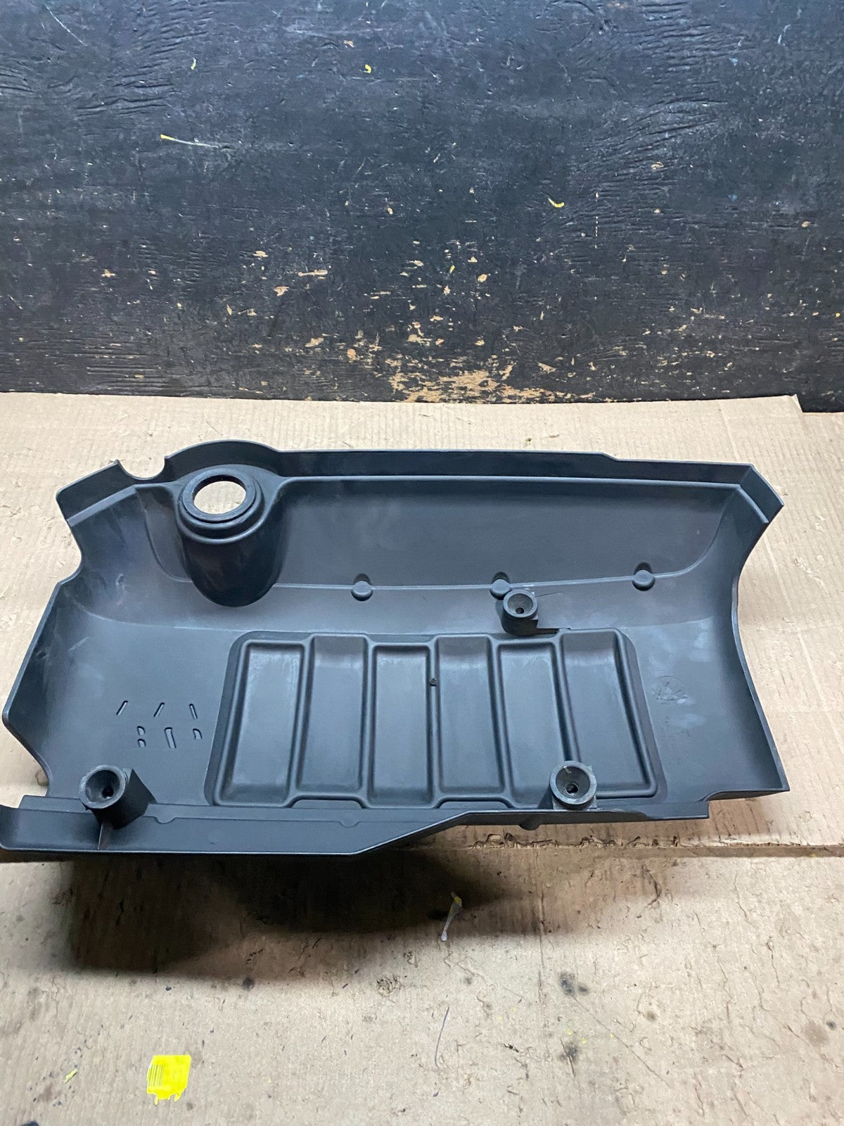 2007 to 2008 GMC Acadia 3.6L VVT Engine Cover Shield OEM x8193 DG4