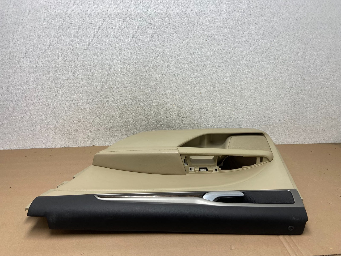 2013 to 2014 Ford Fusion Rear Right Passenger Interior Door Panel AG4514 DG5