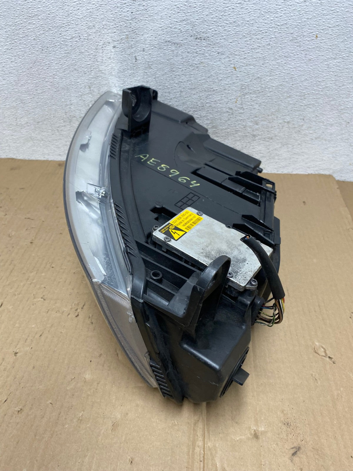2005 to 2008 Audi A6 Right Passenger Side Headlight Xenon HID AE8964 LK6