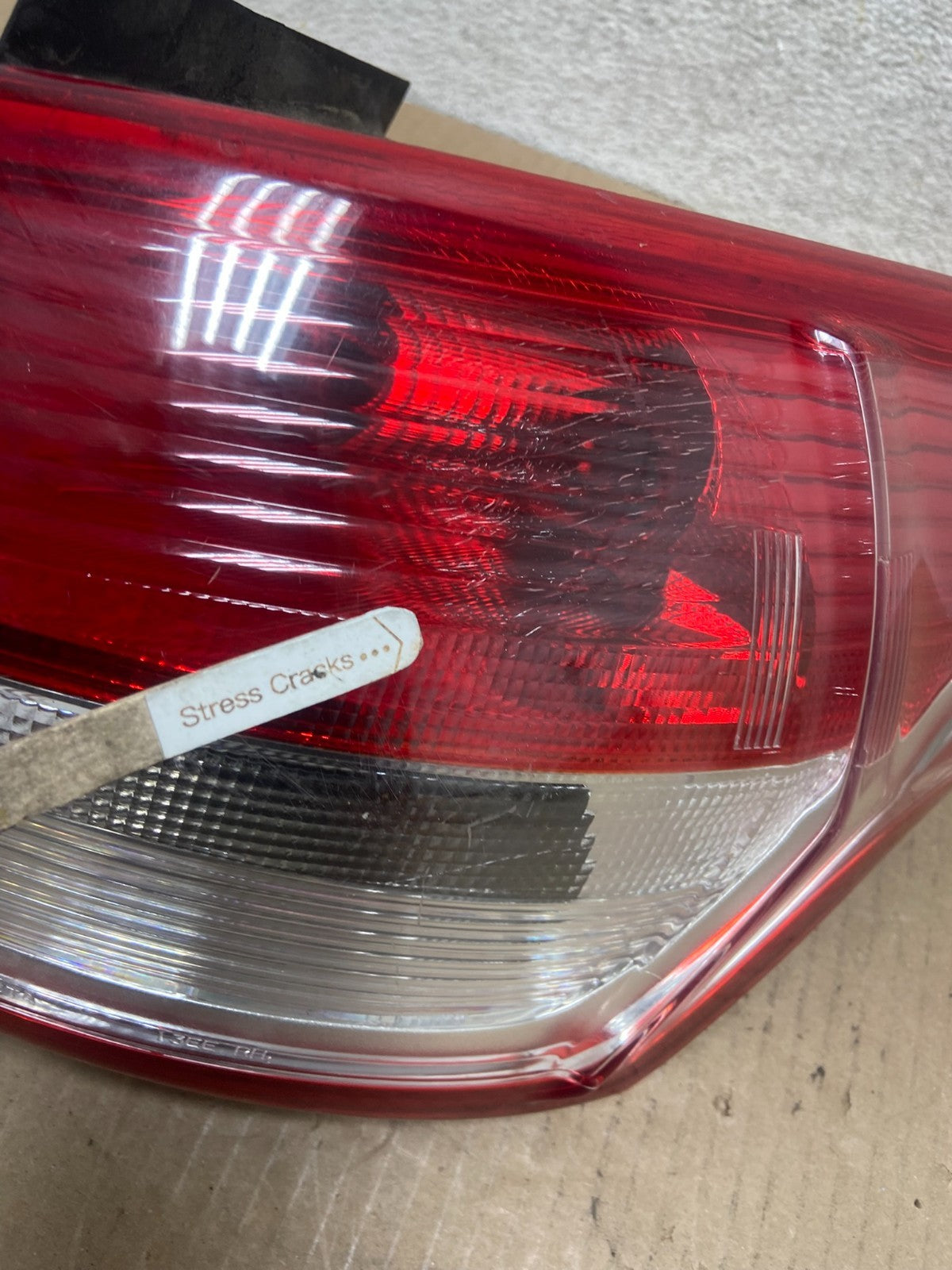 2013 to 2016 Ford Escape Right Passenger RH Side Tail Light AI9505 LK4