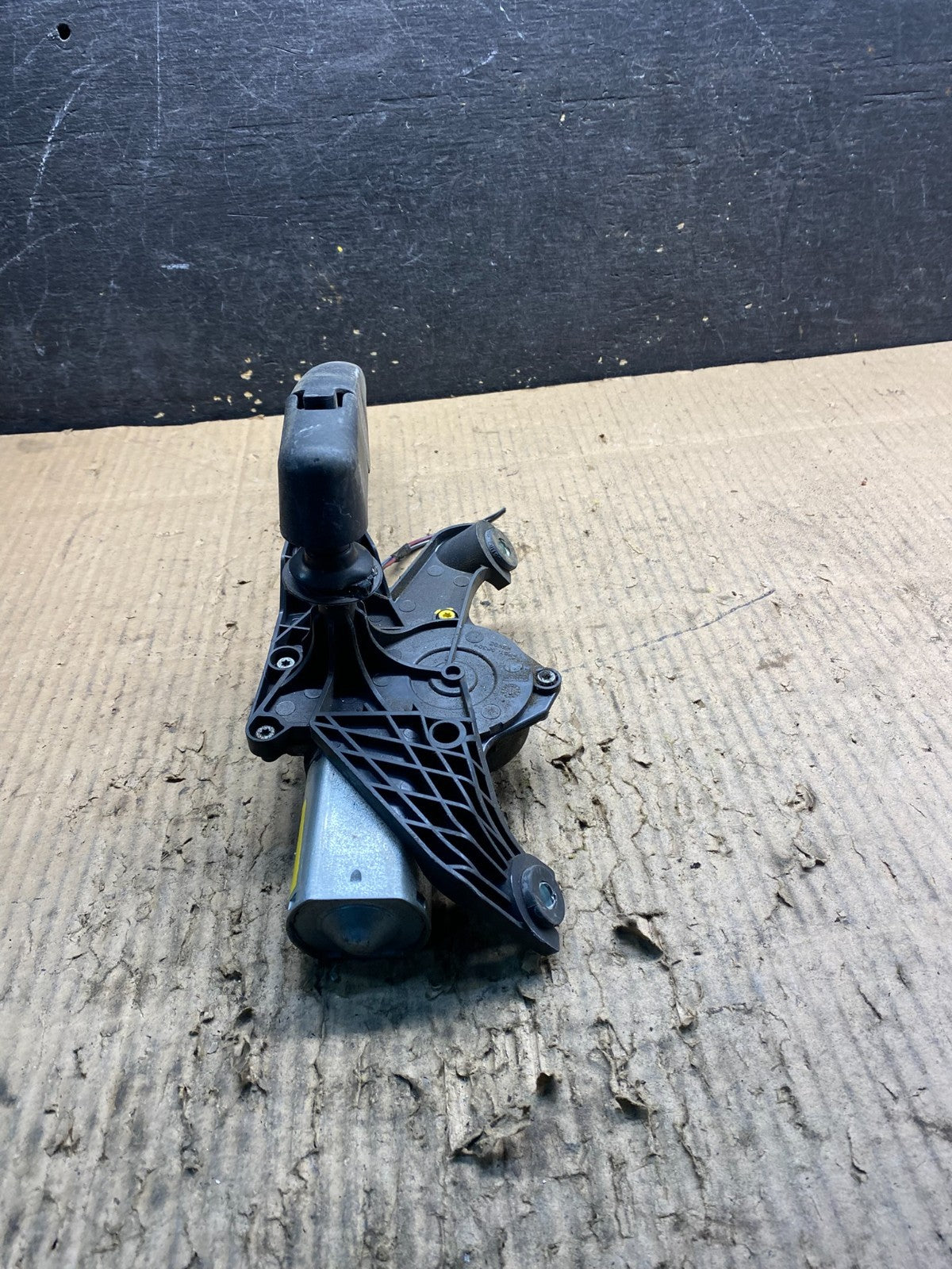 2011 to 2014 Ford Edge Licnoln MKX Rear Windshield Wiper Motor OEM y1438 DG2