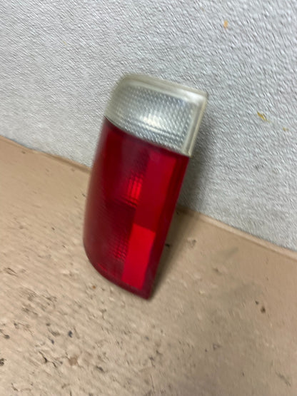 1995 to 2005 Chevrolet GMC Blazer S10 Right Passenger RH Tail Light  AA0238 LK1