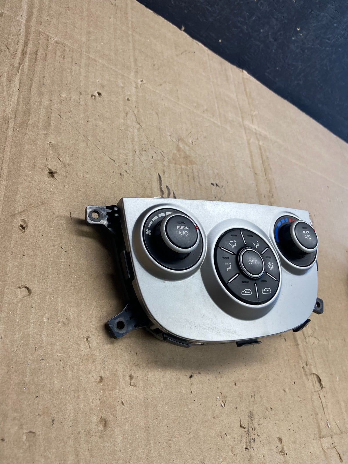 2010 2011 2012 Hyundai Santa Fe Automatic Climate AC Heater Control OE AD7210 DG2