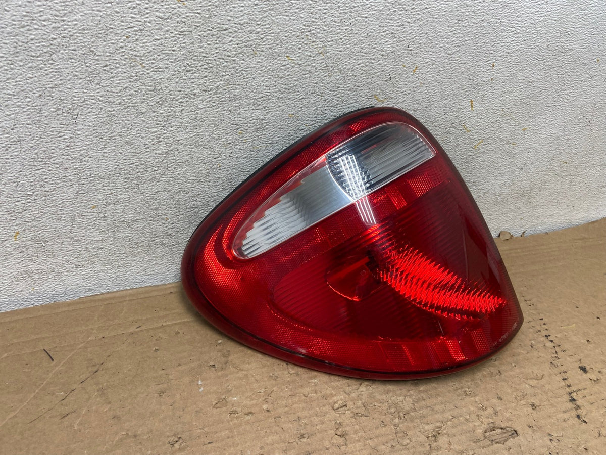 2004 to 2007 Dodge Grand Caravan Left Driver Lh Tail Light AH9250 LK1