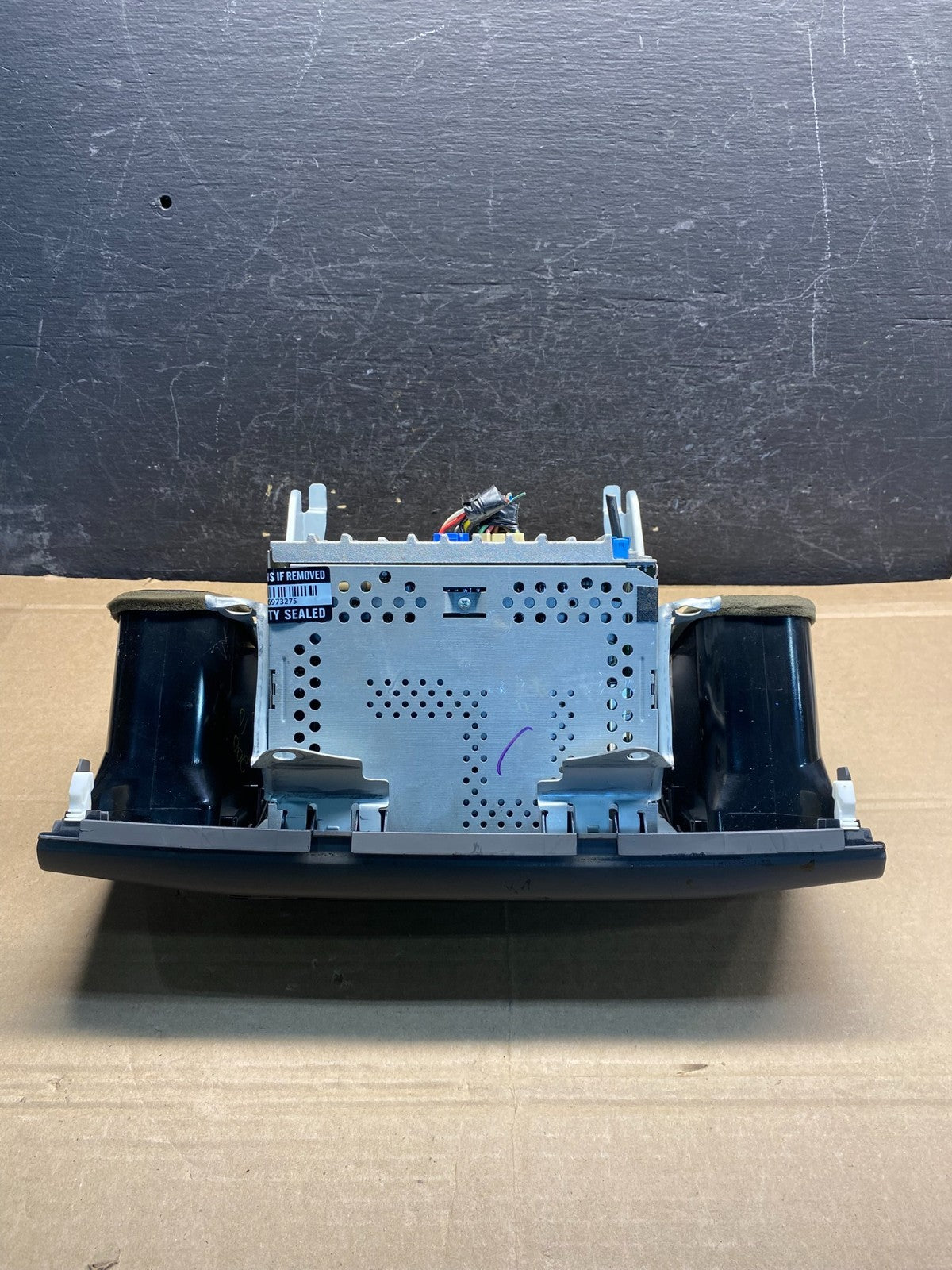 2002 2005 Toyota Camry Radio AM/FM CD Player Air Vent Bezel AE9876 DW4