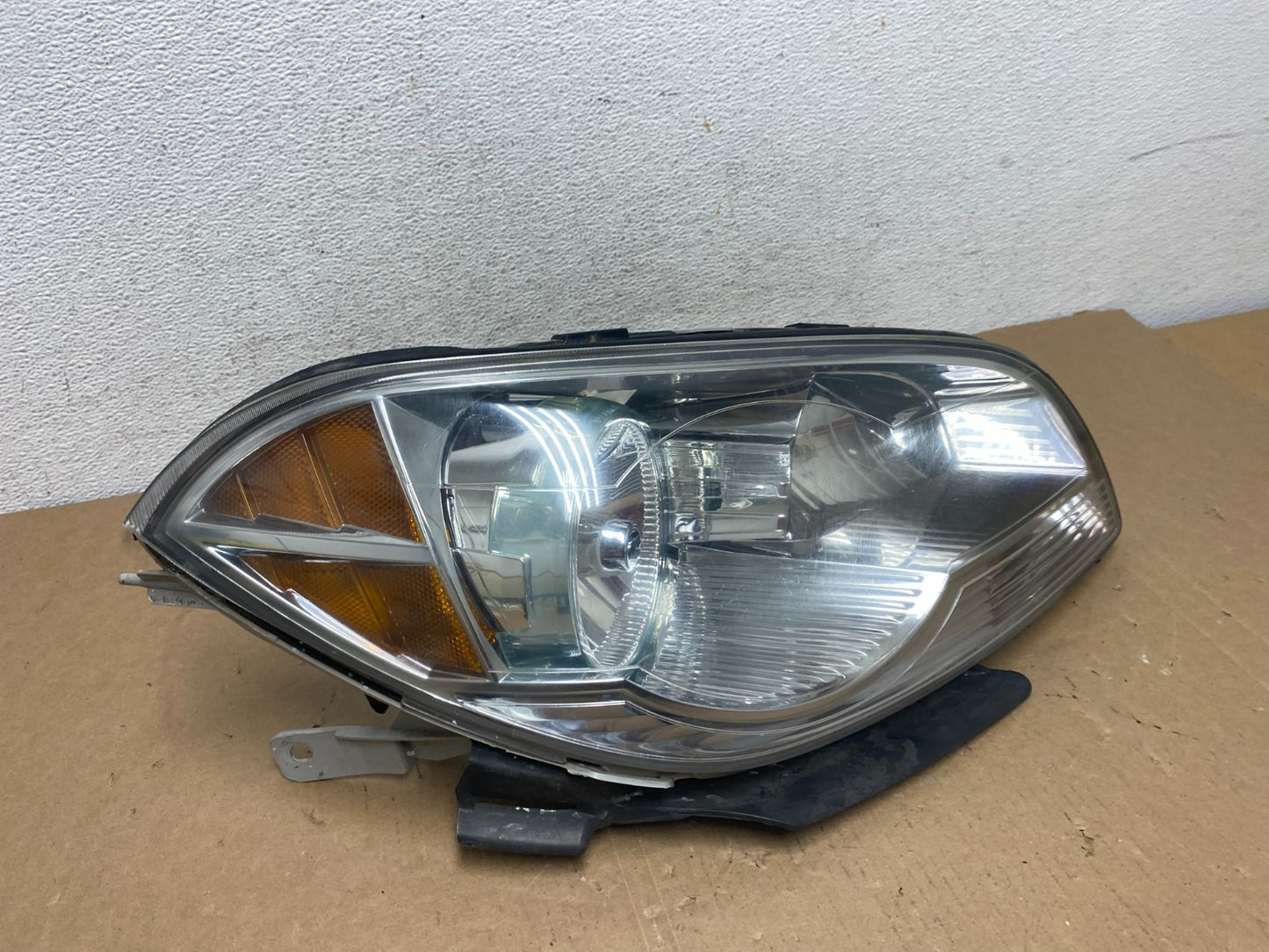 2008 to 2012 Chevrolet Malibu Right Passenger Rh Side Headlight AD7951 DW2