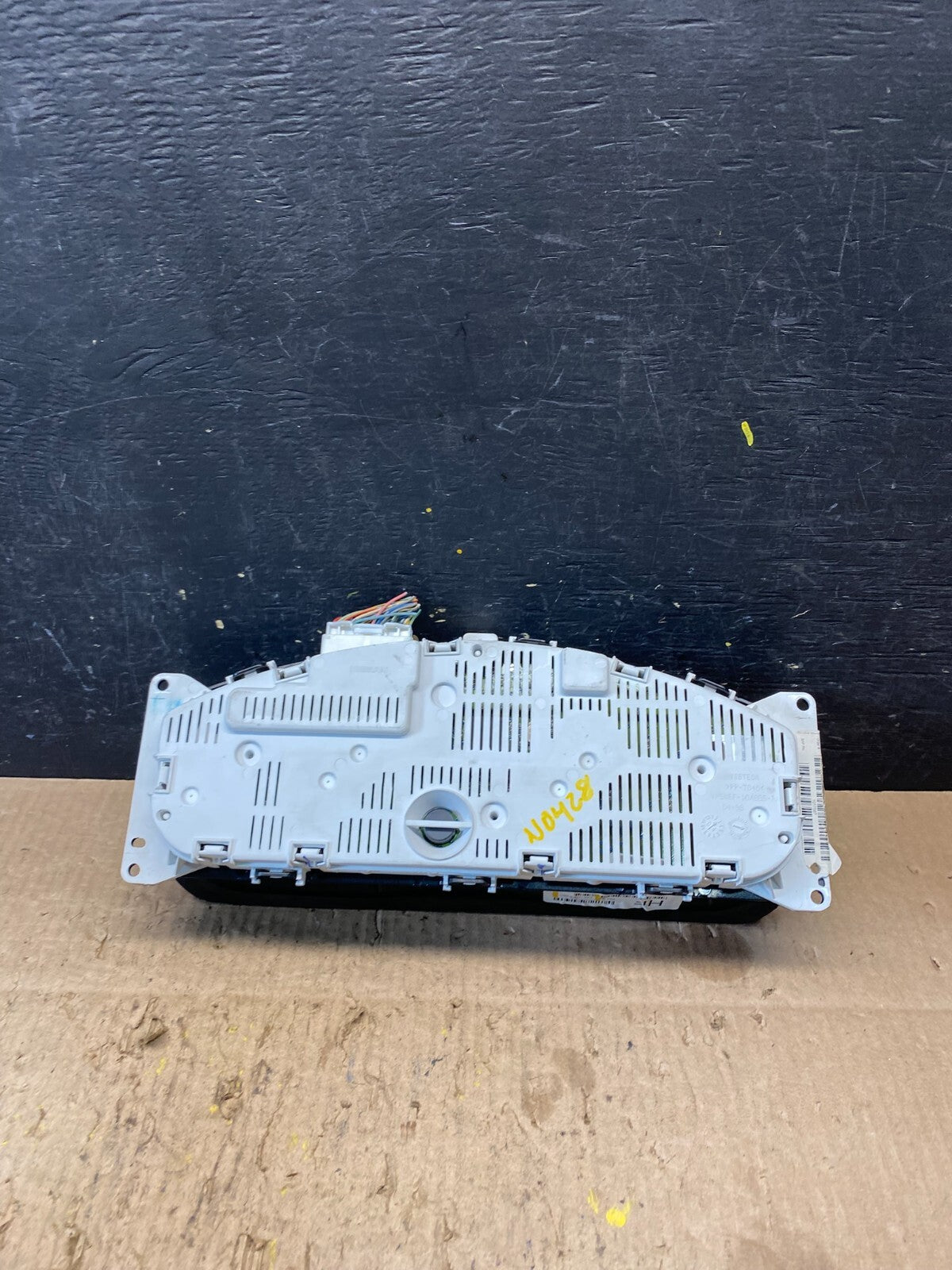 2005-2012 Nissan Pathfinder Xterra Frontier Cluster Speedometer Instrument N04286