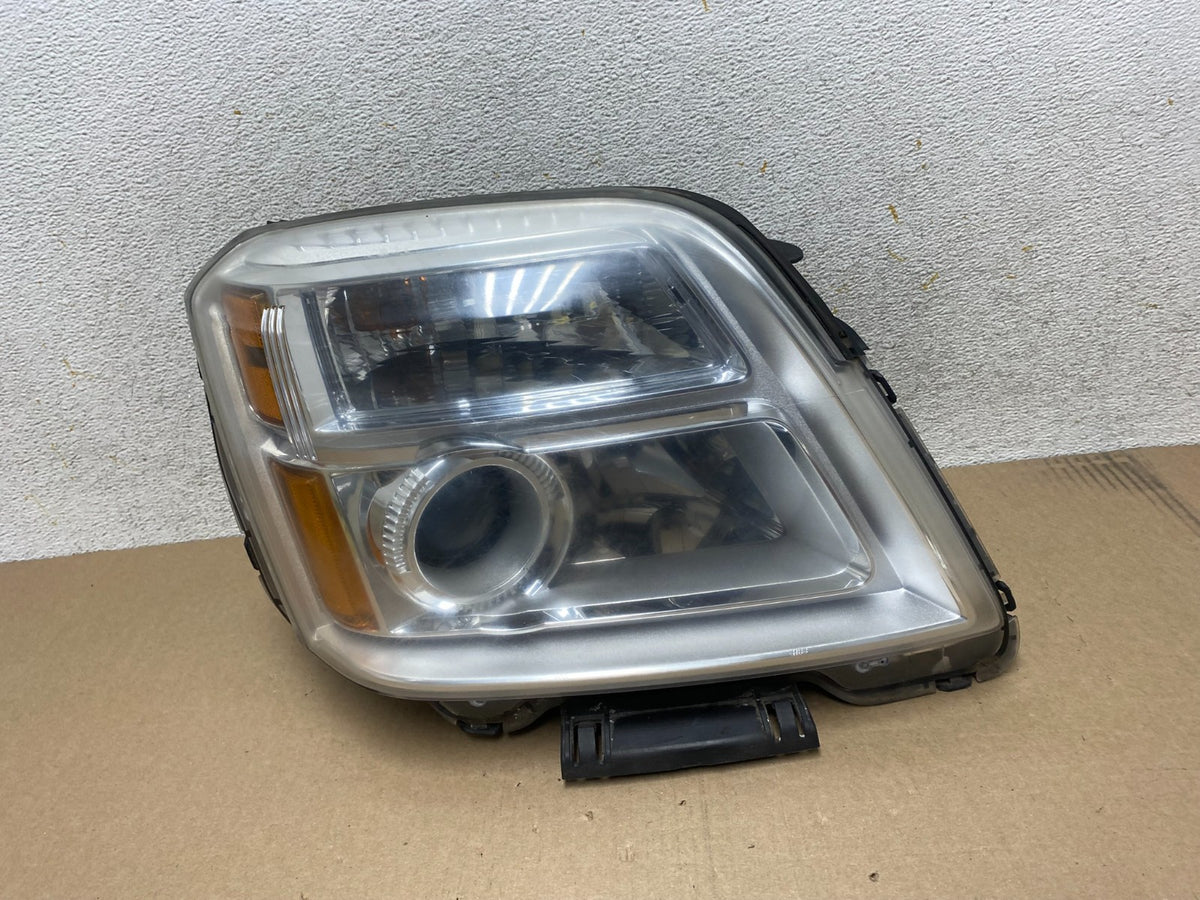 2010 to 2015 GMC Terrain Halogen Passenger Right Rh Side Headlight AJ1924 DW0