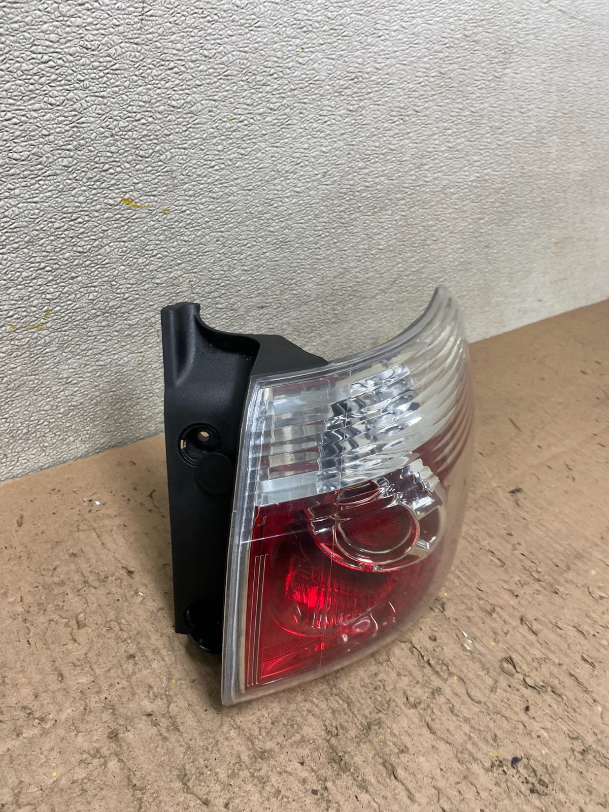 2007 to 2012 GMC Acadia Halogen Tail Light Right Passenger RH Side Y4840 PS2