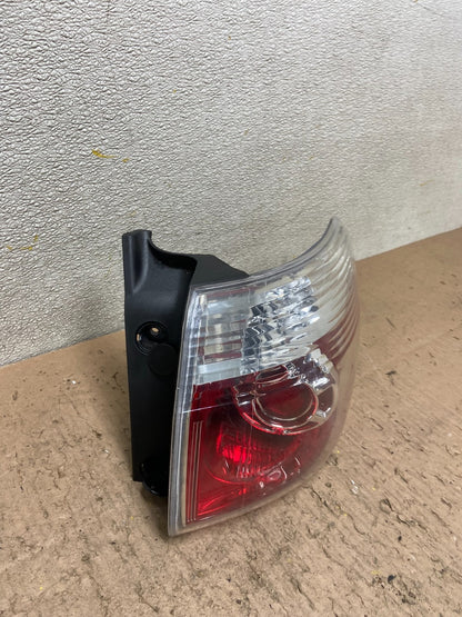 2007 to 2012 GMC Acadia Halogen Tail Light Right Passenger RH Side Y4840 PS2