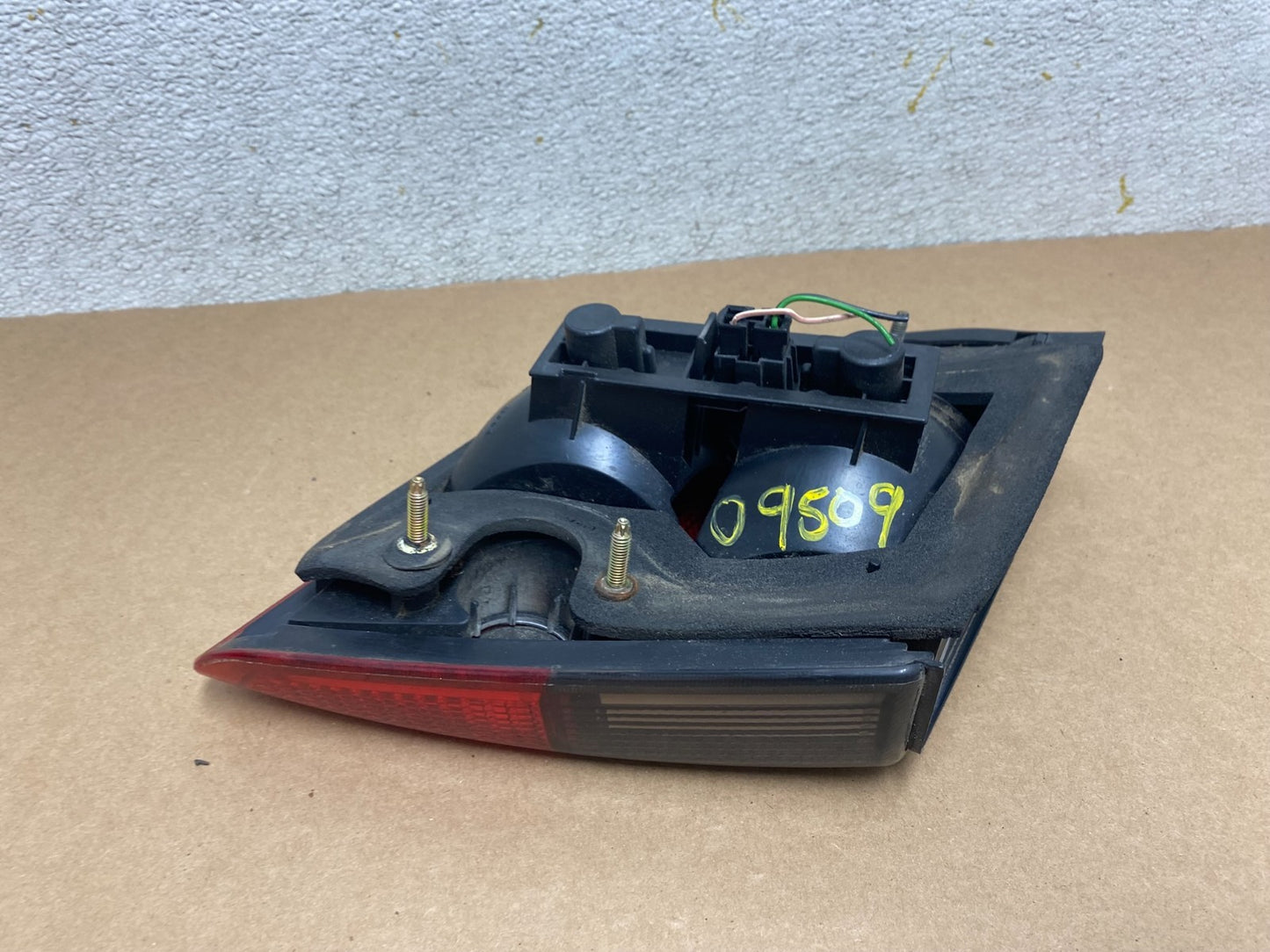1999 to 2001 SAAB 9-5 Passenger Right Side Tail Light Inner Sedan OEM O9509 DW5