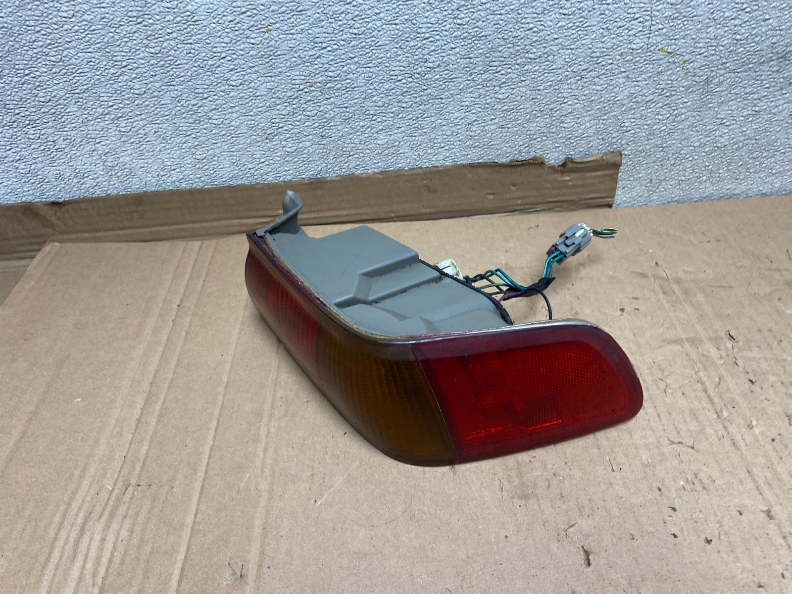 1997 1998 1999 Toyota Camry Tail Light Right Passenger Rh Side U7210 DW2