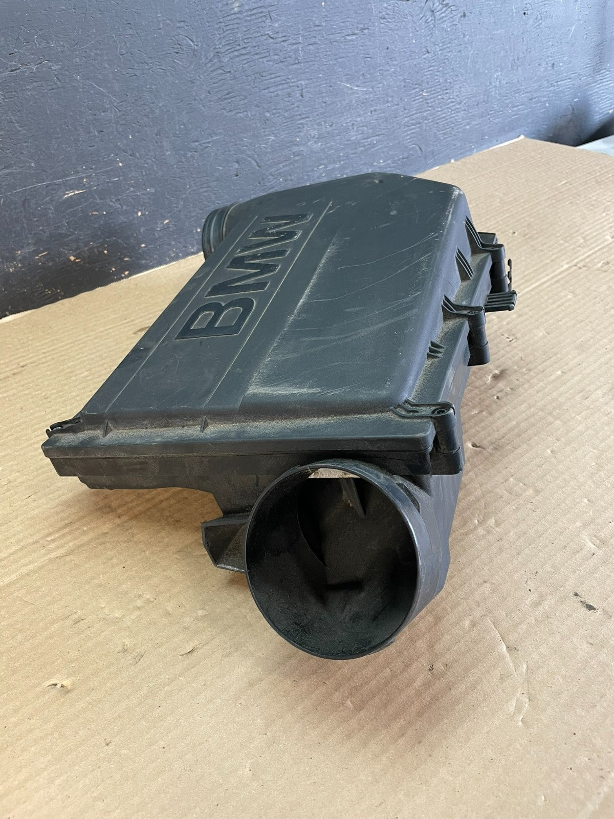 2011 to 2018 BMW X5 Air Intake Cleaner Filter Housing Box AF3427 DG1